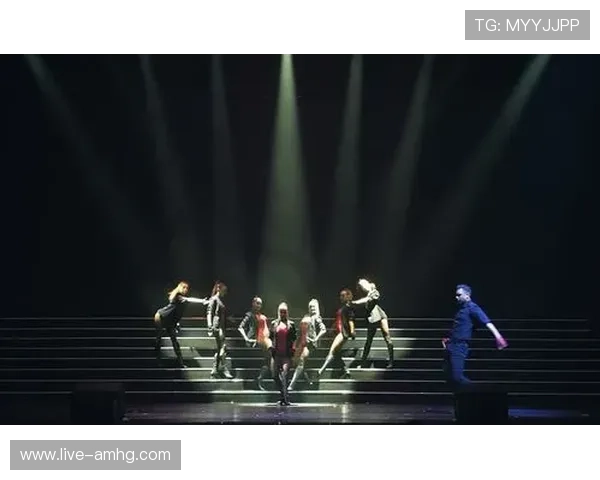 漫步澳门百老汇感受国际一流的娱乐演出和奢华的文化氛围 漫步澳门百老汇感受国际一流的娱乐演出和奢华的文化氛围